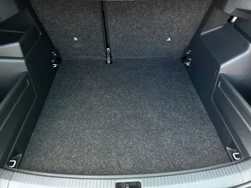 Car image 35