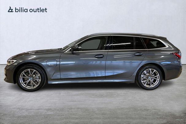 BMW 330e Touring M Sport xDrive 216 kW image number 8