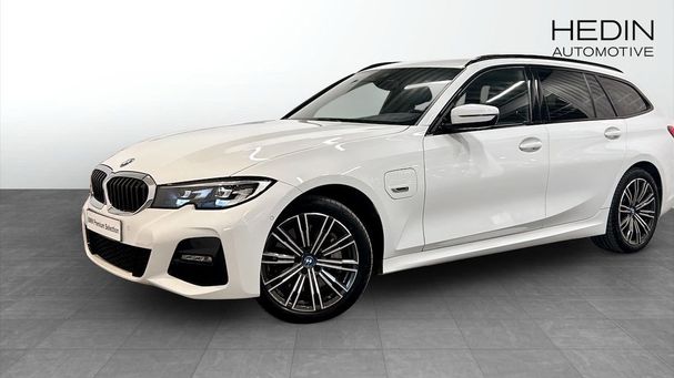 BMW 330e Touring M Sport xDrive 216 kW image number 1