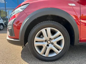 Car image 24
