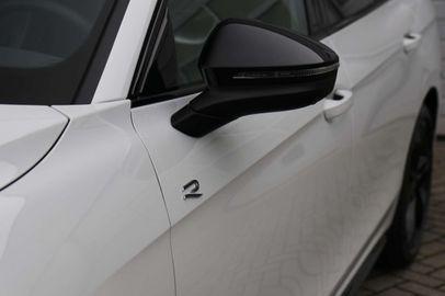 Car image 36