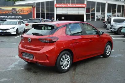 Car image 4