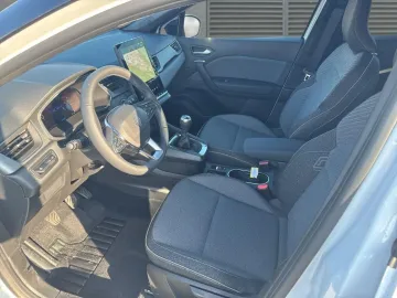 Car image 4