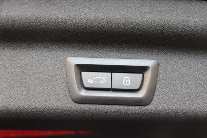 Car image 34