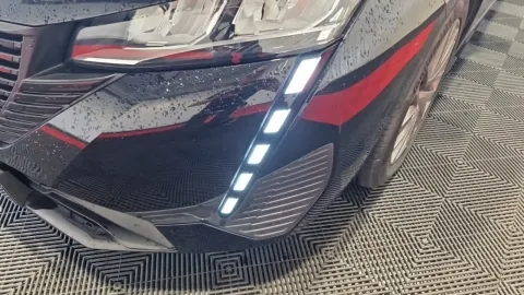 Car image 25