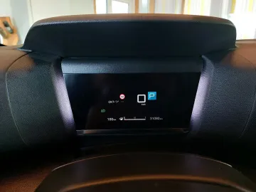 Car image 27