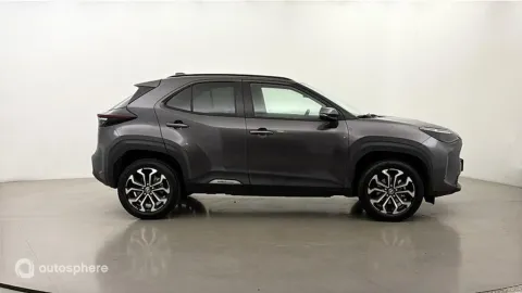 Car image 4