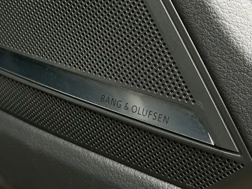 Car image 44