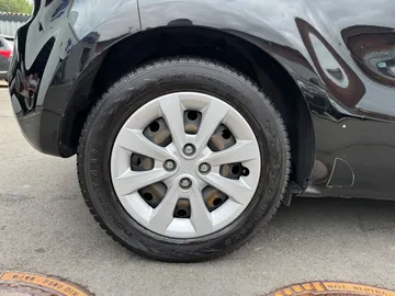 Car image 29