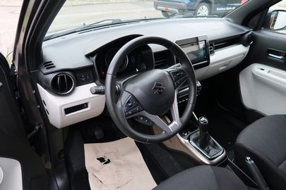 Car image 10