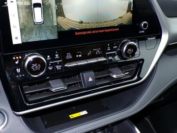 Car image 22