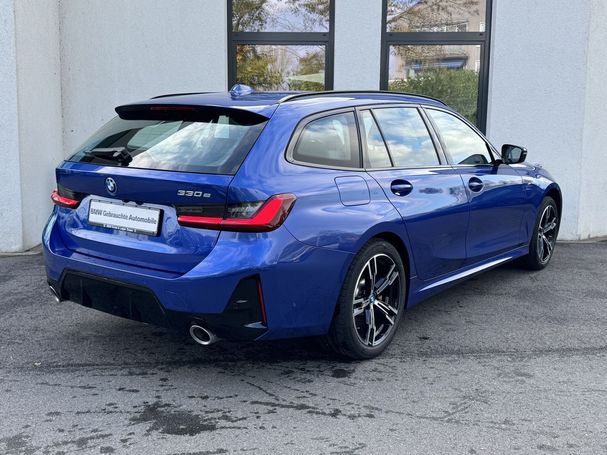 BMW 330e Touring M 215 kW image number 2