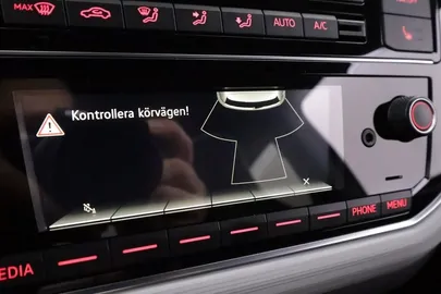 Car image 27