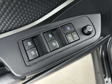 Car image 30