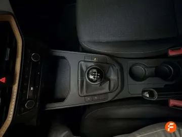 Car image 25