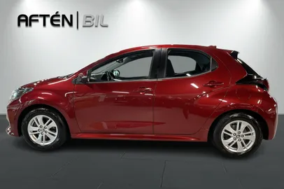 Car image 4