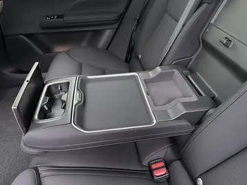 Car image 43