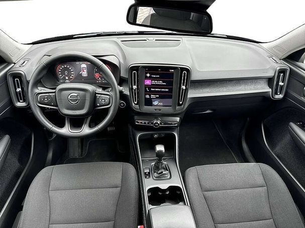 Volvo XC40 T2 Momentum 95 kW image number 5