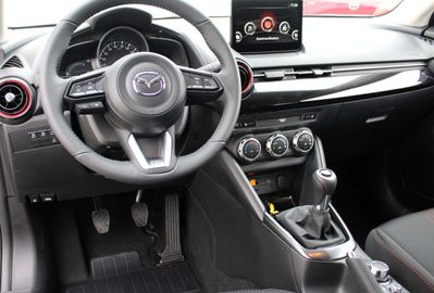 Car image 11