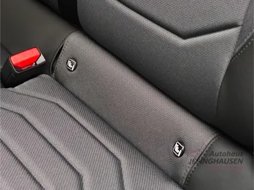 Car image 40