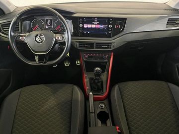 Car image 12