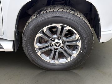 Car image 34