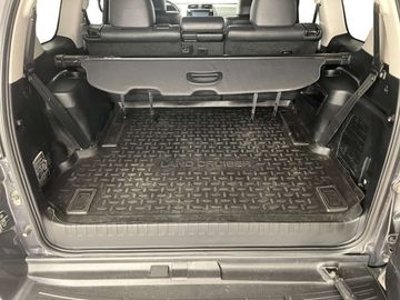 Car image 30