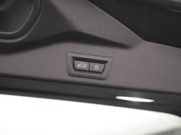 Car image 50