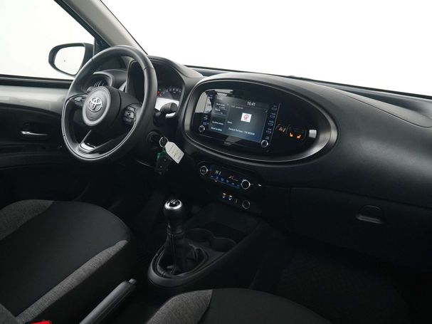 Toyota Aygo X 1.0 VVT-i 53 kW image number 3