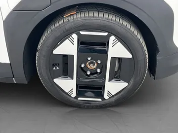 Car image 35
