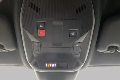 Car image 37