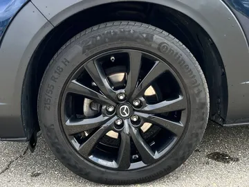 Car image 29