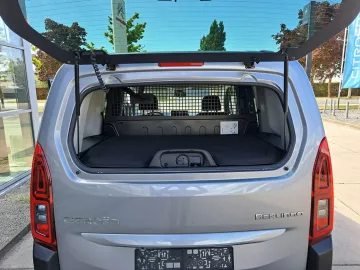 Car image 28