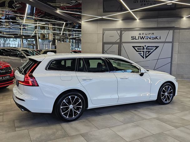 Volvo V60 D4 AWD Momentum 140 kW image number 9