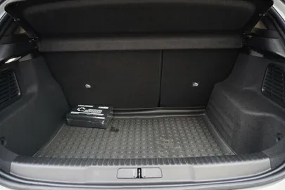 Car image 29