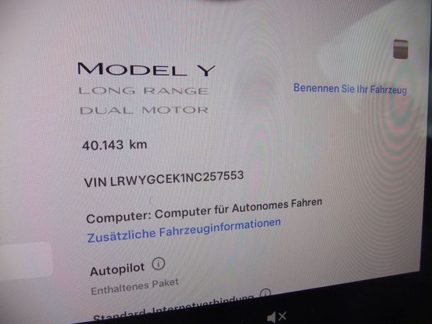 Tesla Model Y Long Range AWD 378 kW image number 12