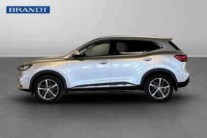 Car image 5