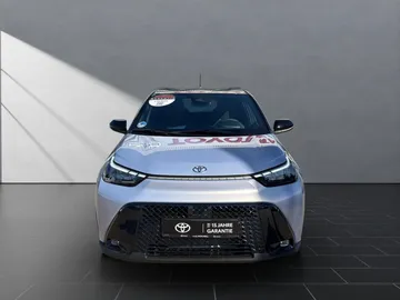 Car image 4