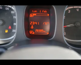 Car image 15