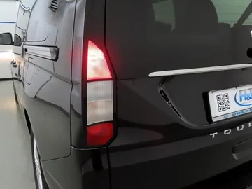 Car image 32