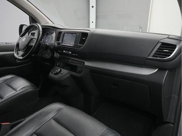 Car image 32