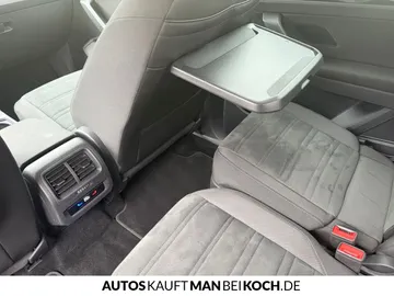 Car image 34