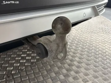 Car image 32
