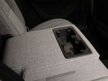 Car image 36