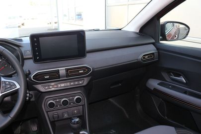 Car image 10