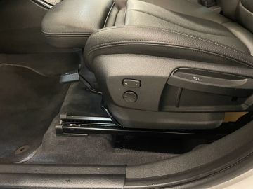 Car image 36