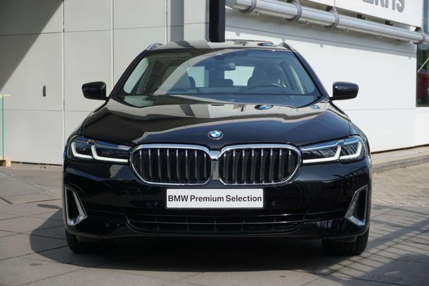 BMW 530i Touring xDrive 185 kW image number 2