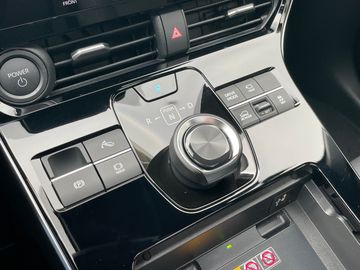 Car image 26