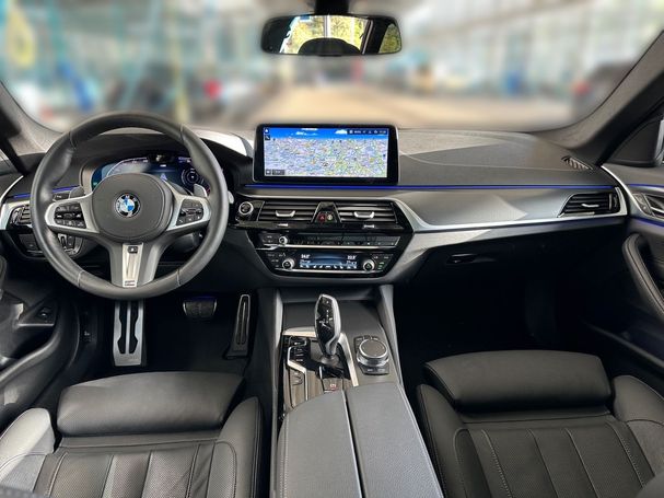 BMW 520d Touring xDrive 140 kW image number 19