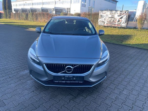 Volvo V40 Momentum 112 kW image number 3